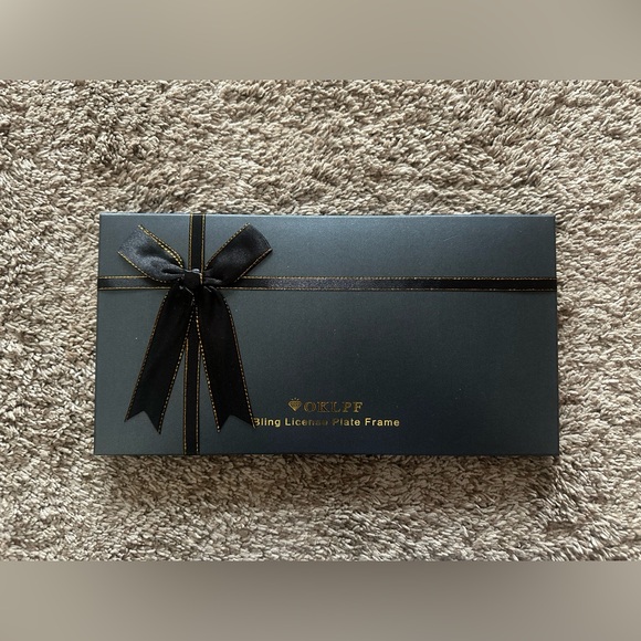 Amazon OKLPF Bling License Plate Frame - Black Rhinestone - NWT - Picture 4 of 4